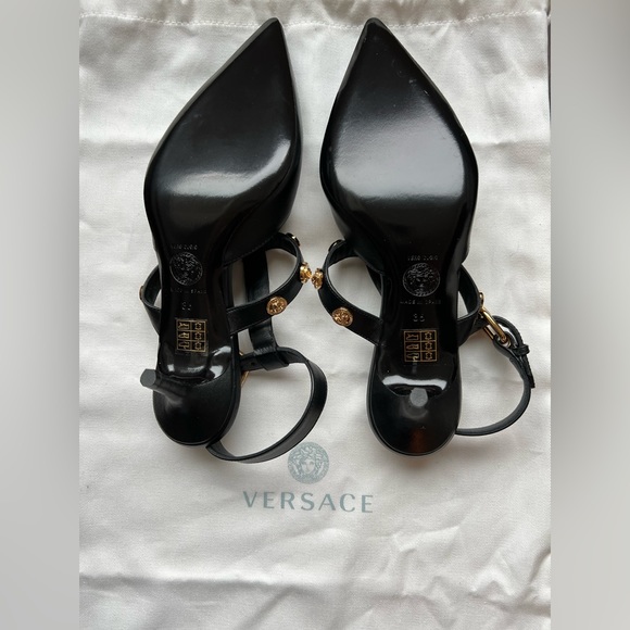 NWOT AUTHENTIC Versace signature medusa medallion strap leather heels - Picture 4 of 10